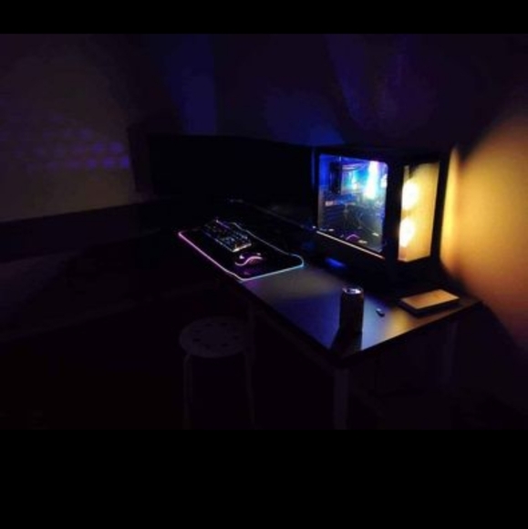 computer ,2 screens and equipment, keyboard mouse towers.. - Picture 3 of 10